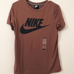 Women Nike never used shirt!
